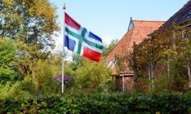 Huis met Groningse vlag