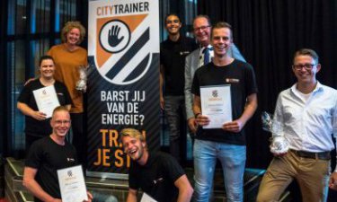 Trotse Citytrainers van Jong Hoogeveen met een certificaat